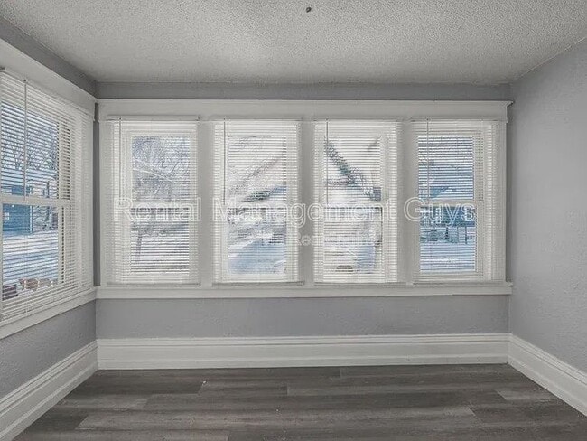 Building Photo - 1912 N 15th Ave