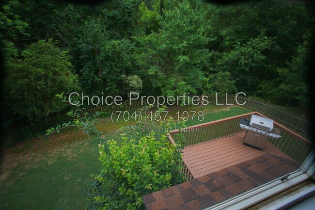 Building Photo - 9148 Hillston Ridge Rd