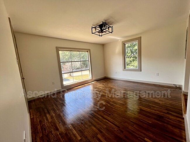 Building Photo - 342 Julian Rd