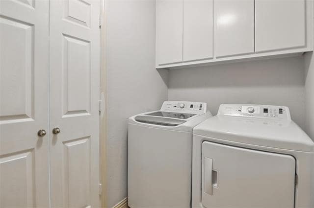 Building Photo - 4101 Hideaway Dr