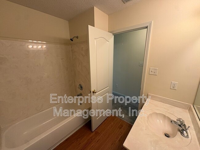 Building Photo - 10127 Cross Valley Dr