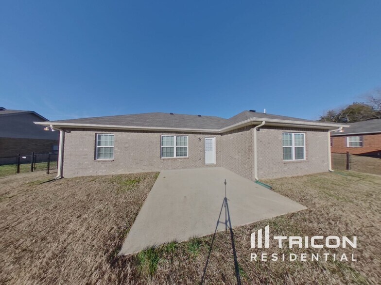 Building Photo - 3018 Barretts Ridge Dr