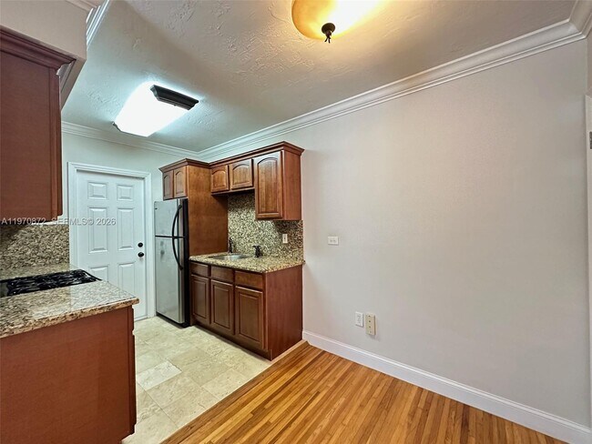 Building Photo - 35 Antilla Ave