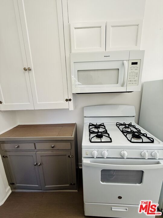 Building Photo - 3881 S Gramercy Pl