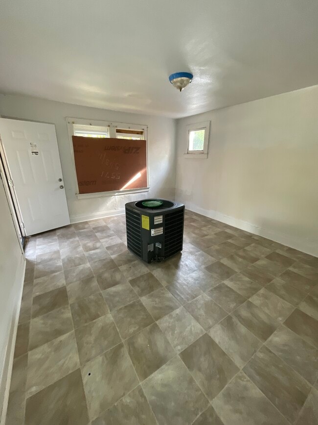 Building Photo - 5571 Era Ave