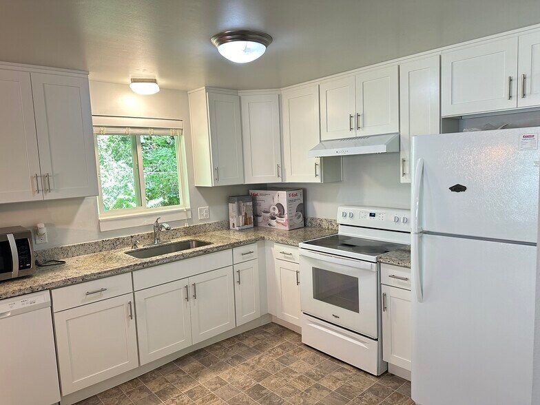 Open Kitchen - 18101 76th Ave W
