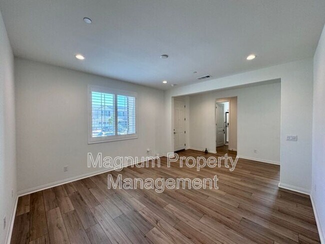Building Photo - 25181 Desert Sage Dr