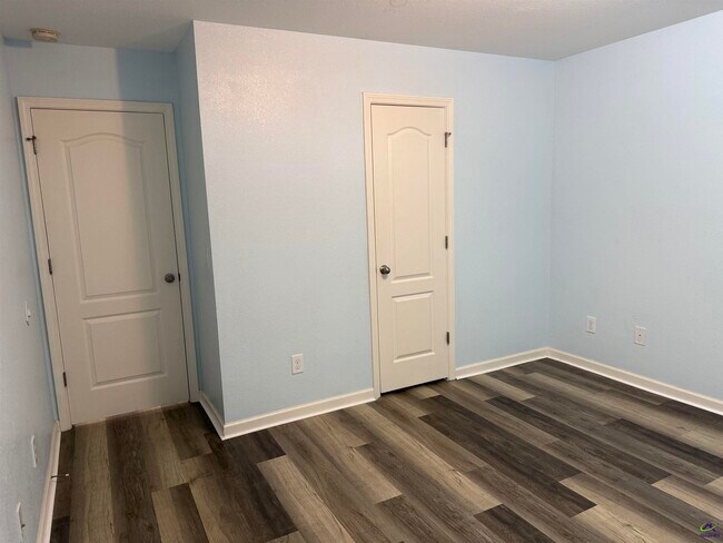 Building Photo - 423 Haddenham Ct