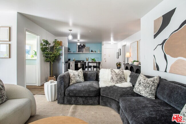 Building Photo - 9950 Durant Dr