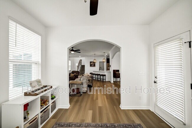 Building Photo - 924 Windchase Wy