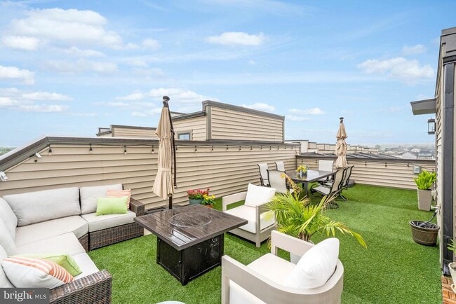 Building Photo - 22405 Claude Moore Dr