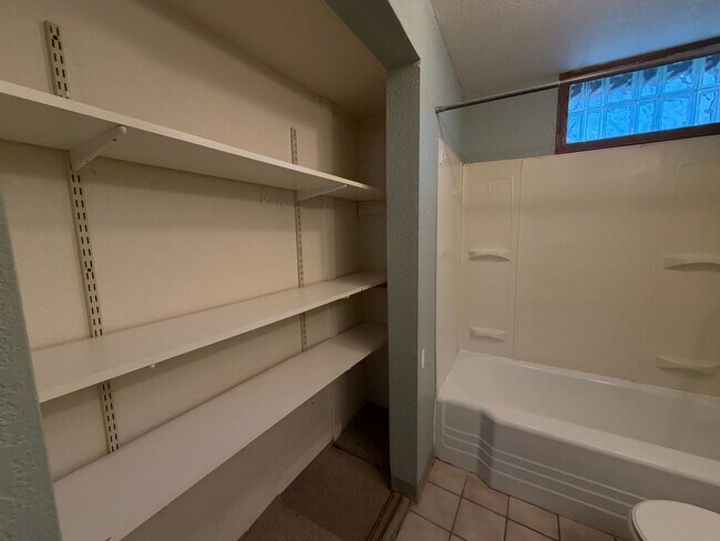 Building Photo - 1208 S Florence Pl
