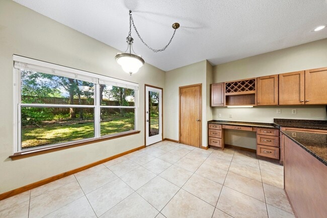Building Photo - 406 Bally Way