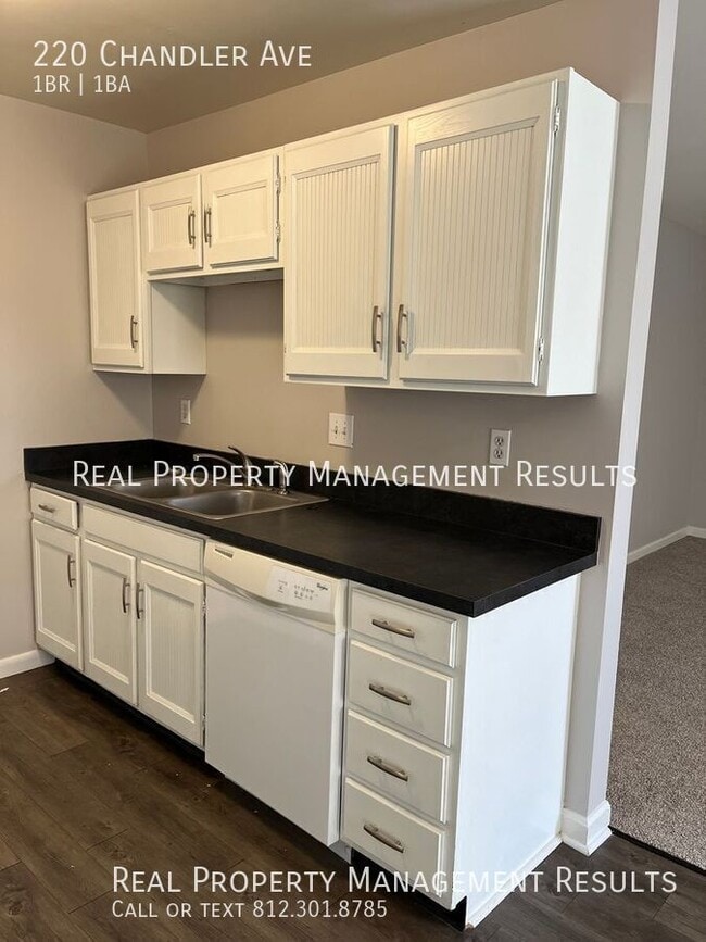 Building Photo - 220 Chandler Ave