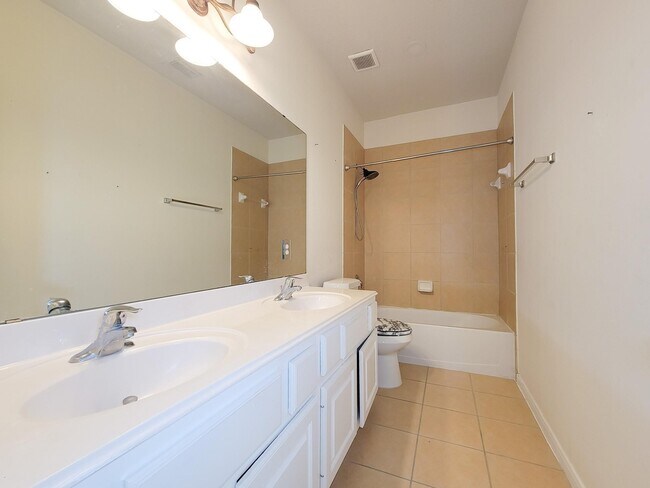 Building Photo - 13935 Charterhouse Way