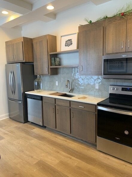 Building Photo - 326 W Main St