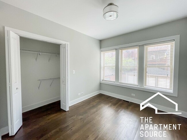 Building Photo - 3919 N Janssen Ave