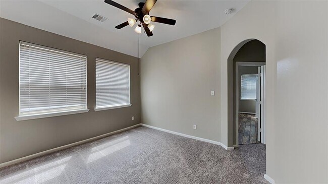 Building Photo - 118 Cheswood Forest Dr