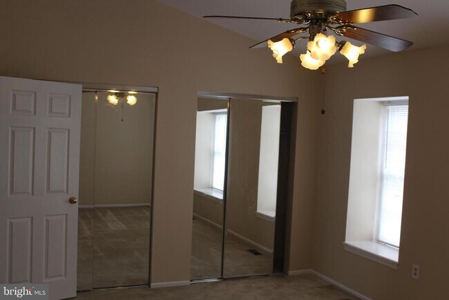 Building Photo - 611 Suffield Dr