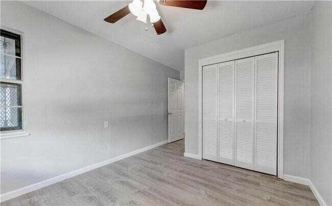 Building Photo - Renovated 3-bedroom House!