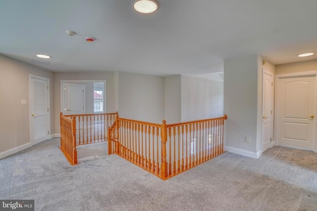 Building Photo - 9902 Player Dr