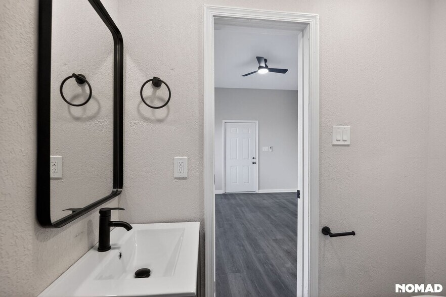 Building Photo - 249 Lee St