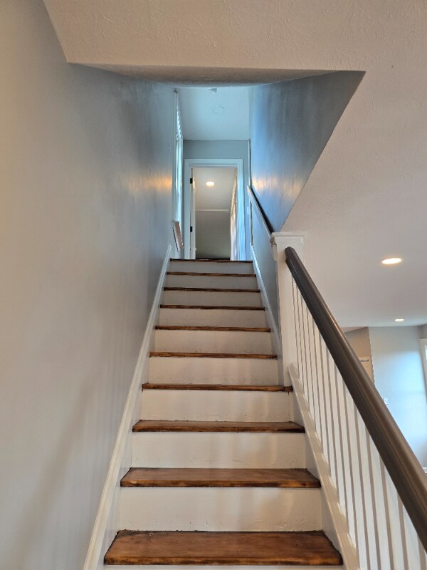 Building Photo - 523 Logan Ave