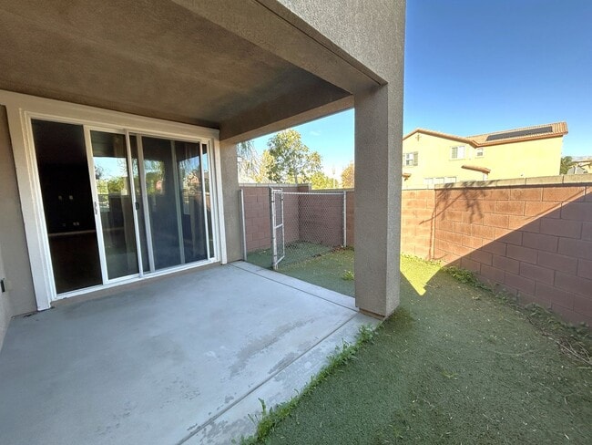 Building Photo - NATURE TRAIL CHINO  (5 BED, 2.5 BATH)