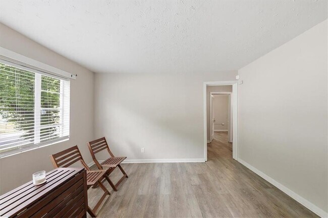 Building Photo - 154 Lawton St SW