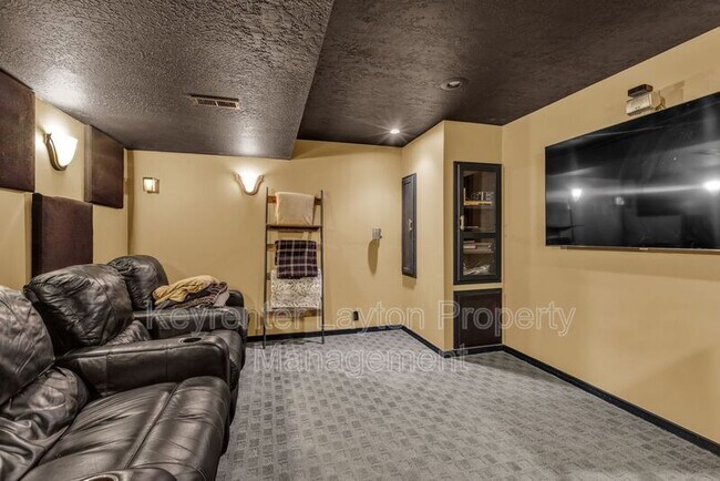 Building Photo - 2335 Summerwood Dr