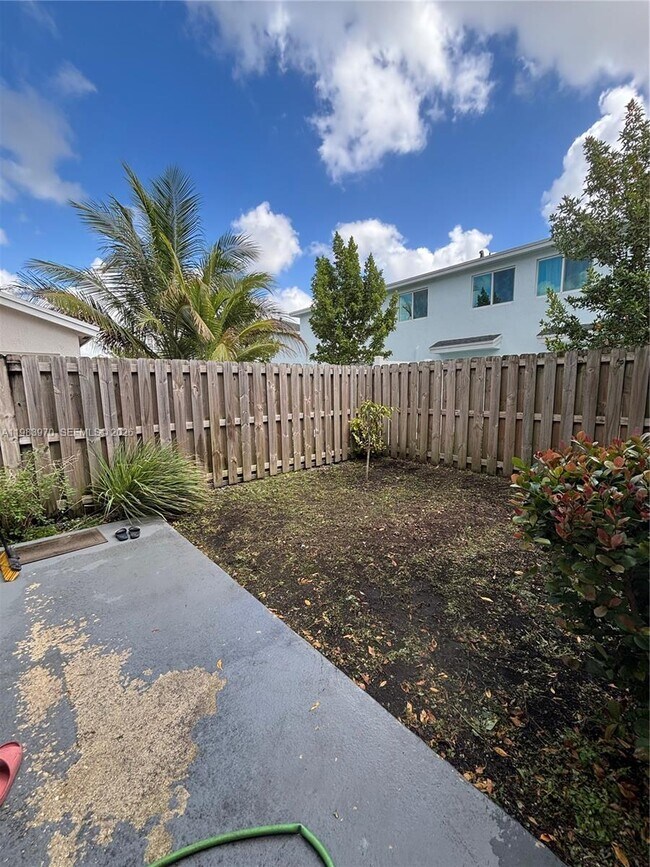 Building Photo - 355 NW 12th Ave