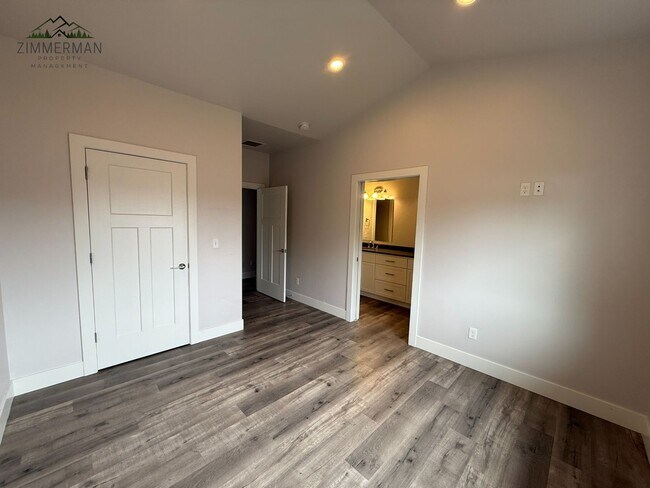 Building Photo - Beautiful 3 bed Home in Lowell