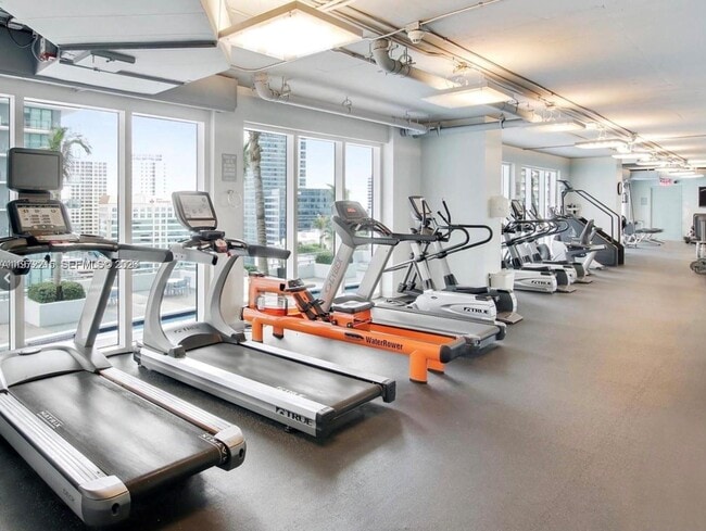 Building Photo - 60 SW 13th St