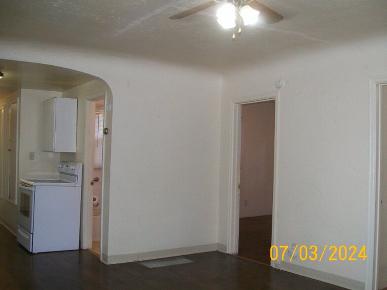 Building Photo - 519 N H St