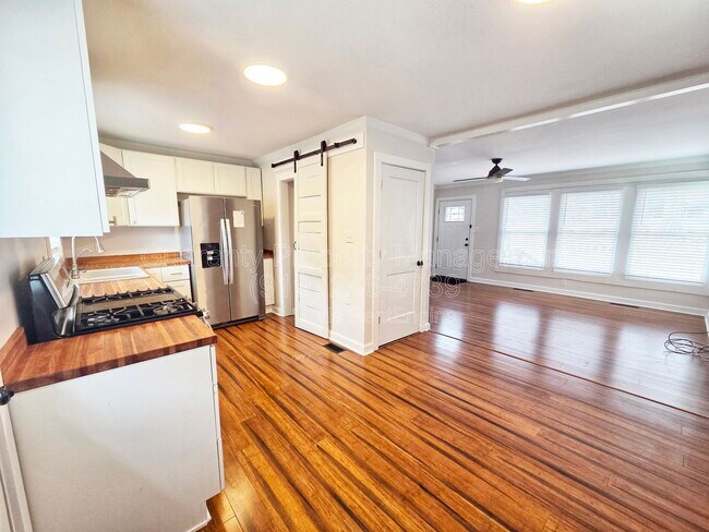 Building Photo - 1002 Southerlund Rd