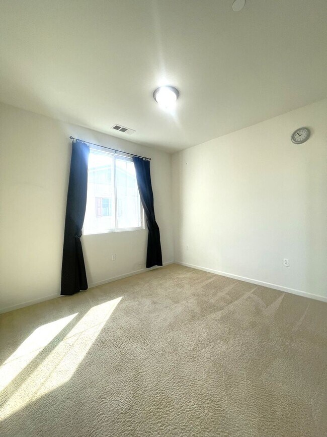 Building Photo - 22774 Amador St