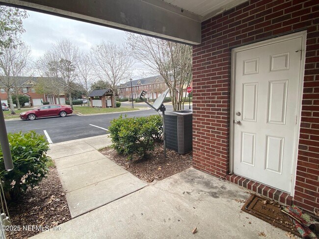 Building Photo - 1524 Fieldview Dr