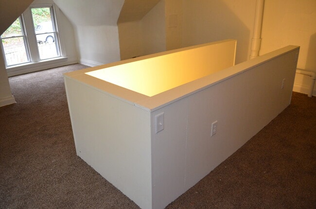 Building Photo - 1009 St Martin St