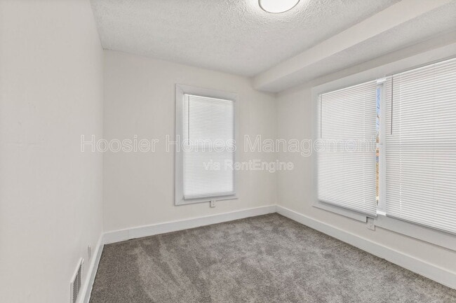 Building Photo - 2920 Ruckle St