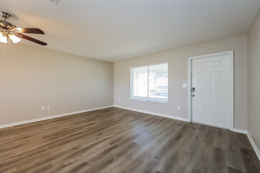 Building Photo - 3507 Montclair Cir