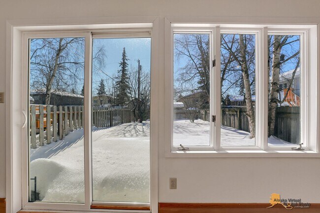 Building Photo - 2606 W 30th Ave