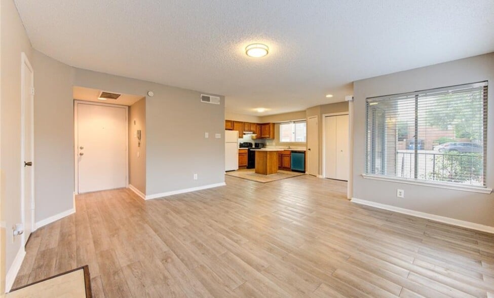 Building Photo - 12200 Overbrook Ln