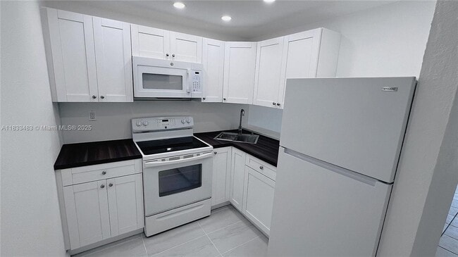 Building Photo - 801 NW 47th Ave