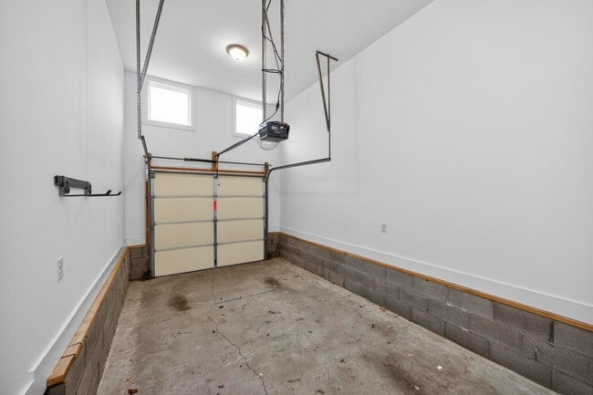 Building Photo - 4704A Kentucky Ave