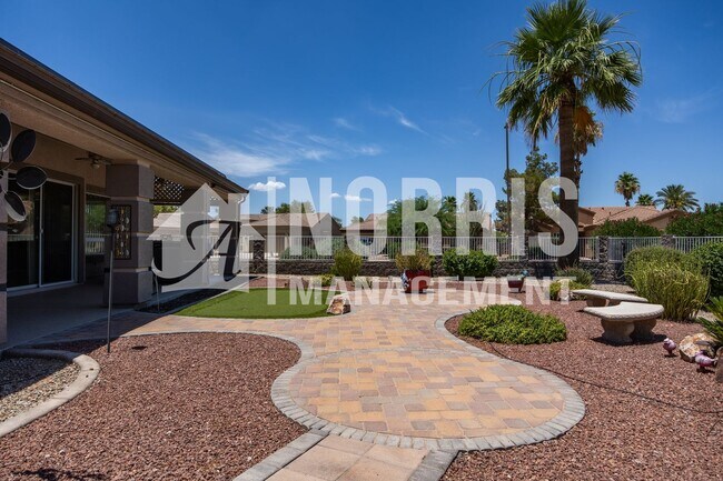 Building Photo - Beautiful Home Located in The Links