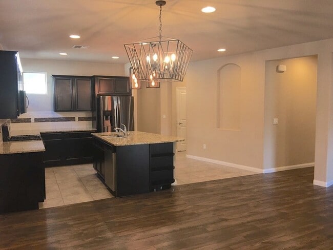 Building Photo - Sparks 3 Bedroom, 3 Bath Single Story - Ne...