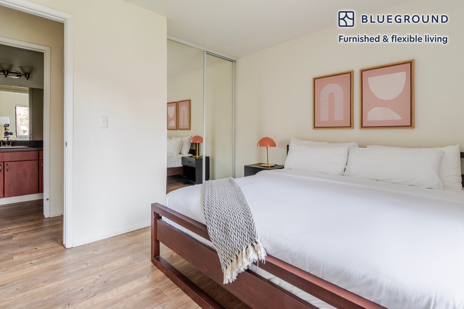 Building Photo - 1600 Villa St