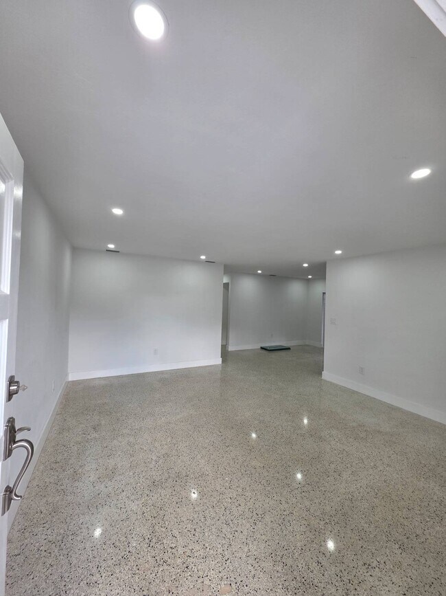 Building Photo - 18730 NW 29th Pl