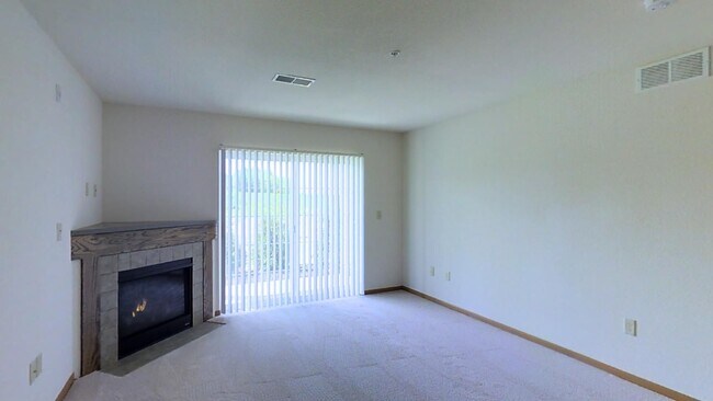 Building Photo - Condo Style Lower 2 Bedroom 2 Bathroom Apartment is Available