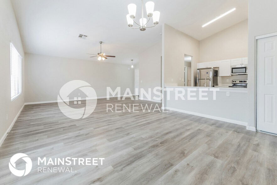 Building Photo - 9008 W Yale St